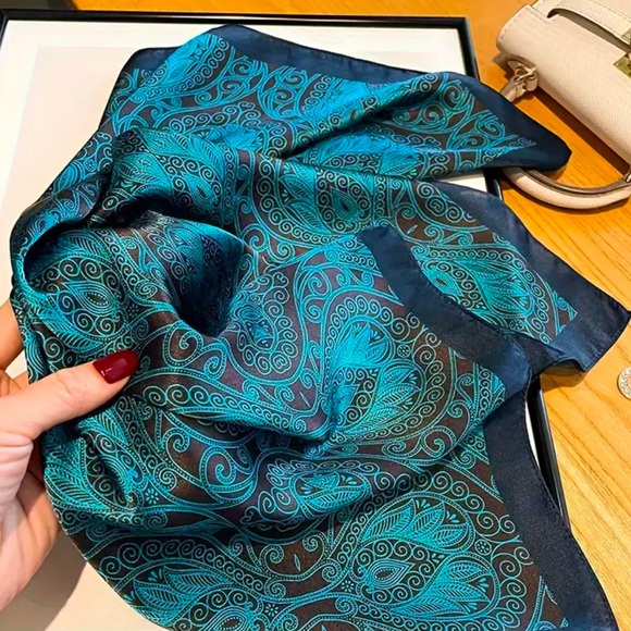 Boho style Scarf - Picture 3 of 4